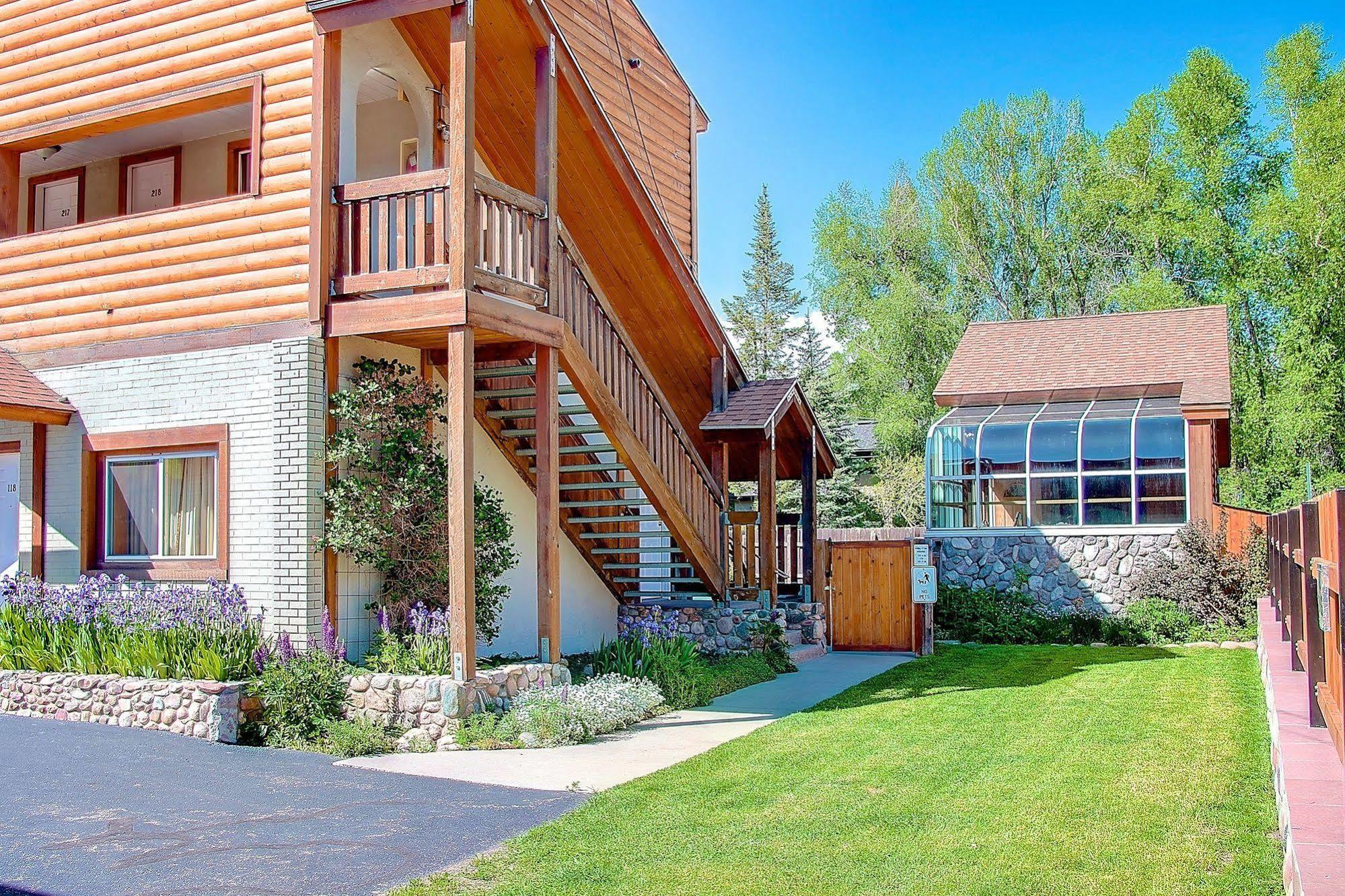 Nordic Lodge Стиймбоут Спрингс Екстериор снимка